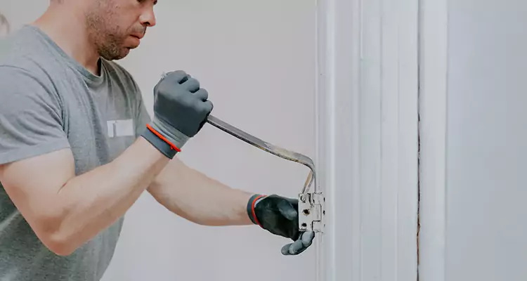 Cracked Door Jamb Repair in North Miami Beach, FL