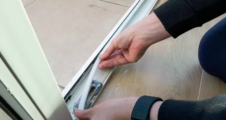 Garage Door Off Track Repair in North Miami Beach, FL