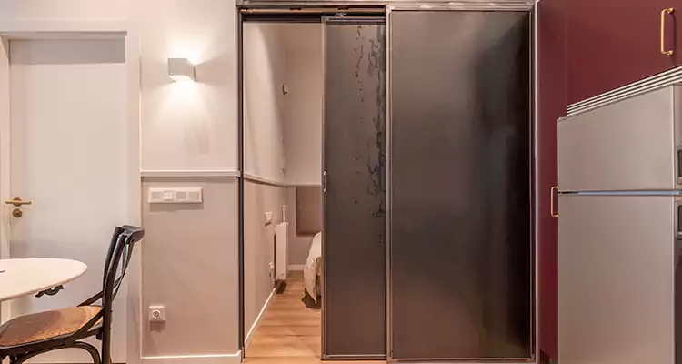 We Fix Closet Sliding Door in North Miami Beach, FL 
