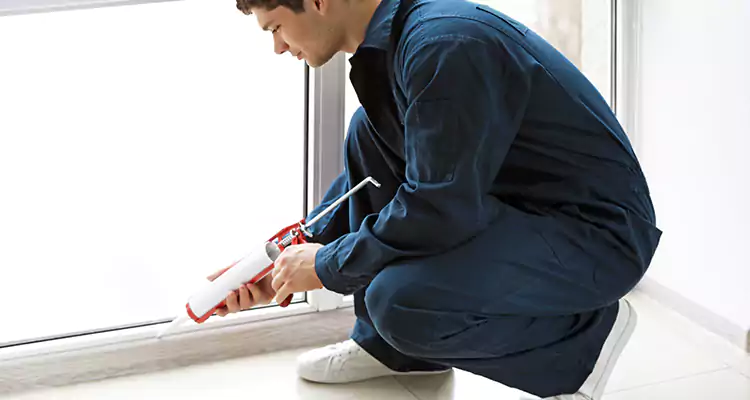 Window Glass Caulk Repair in North Miami Beach, FL