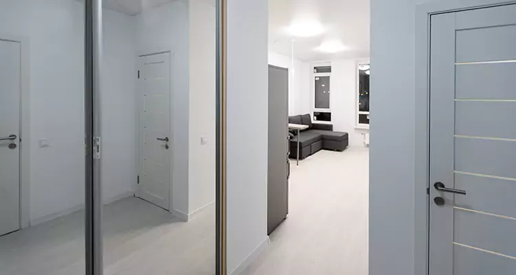 Modern Mirrored Closet Doors Repair in North Miami Beach, FL