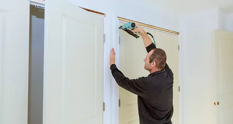 Top Rated Door Fixing ServiceFixing Garage Door Track in North Miami Beach, FL