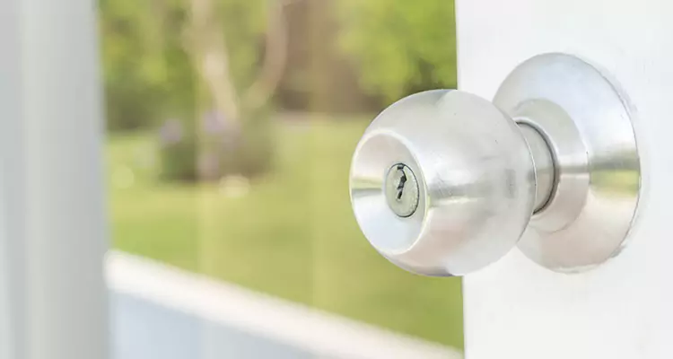 Patio Door Mechanism Jammed in North Miami Beach, FL