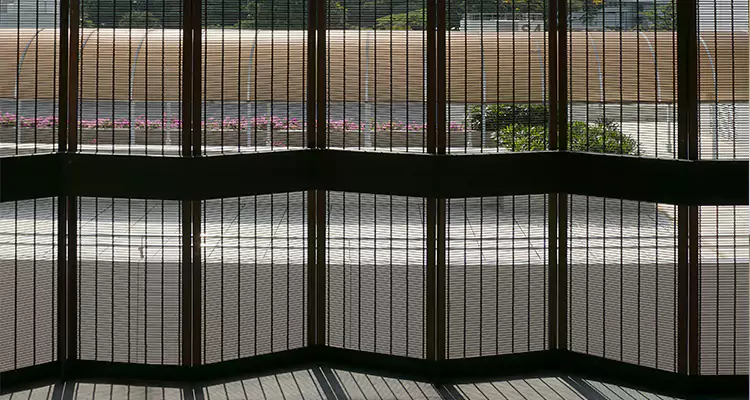 Front Screen Door Repair in North Miami Beach, FL